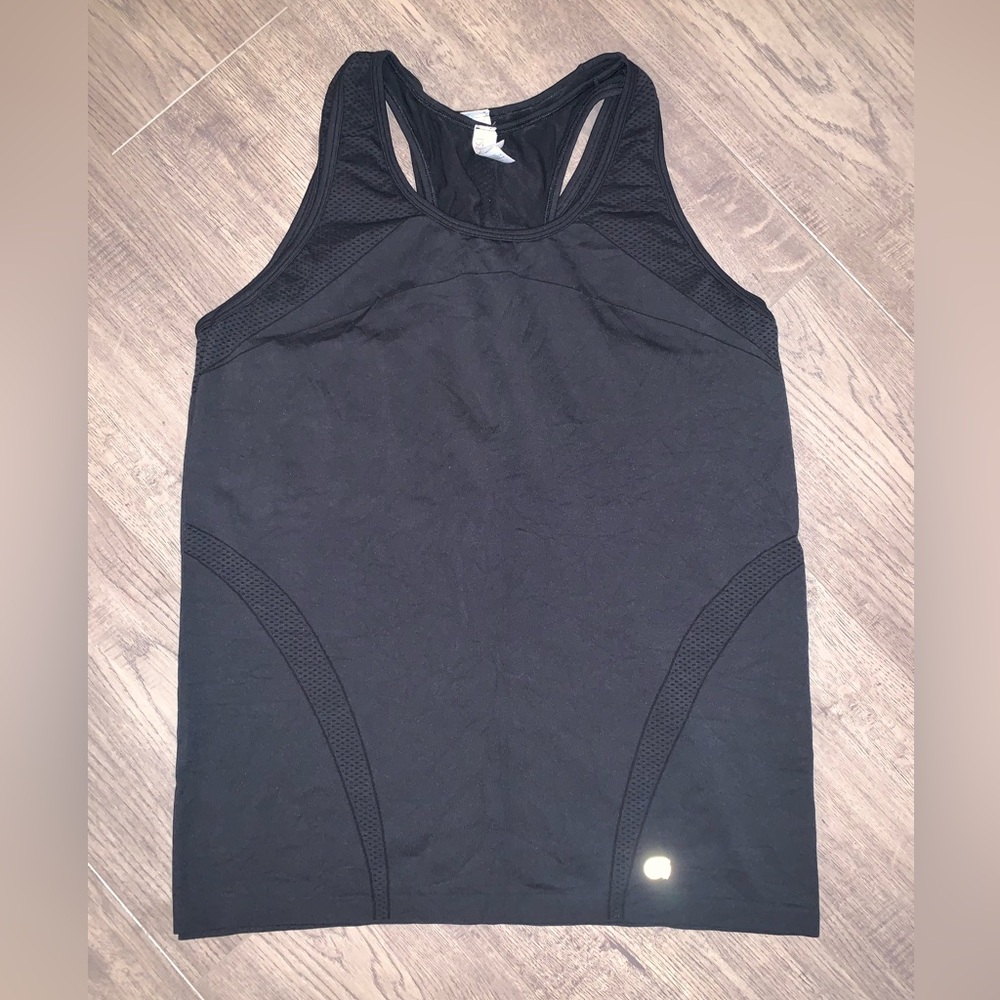 Gently used Gap bundle set of 2 workout shirts and 1 sports bralette size XL